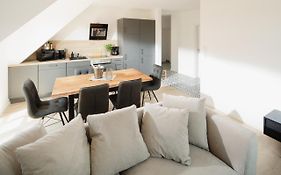 Küsten Suite West seitliche Wasserlage 1 Balkon 90qm